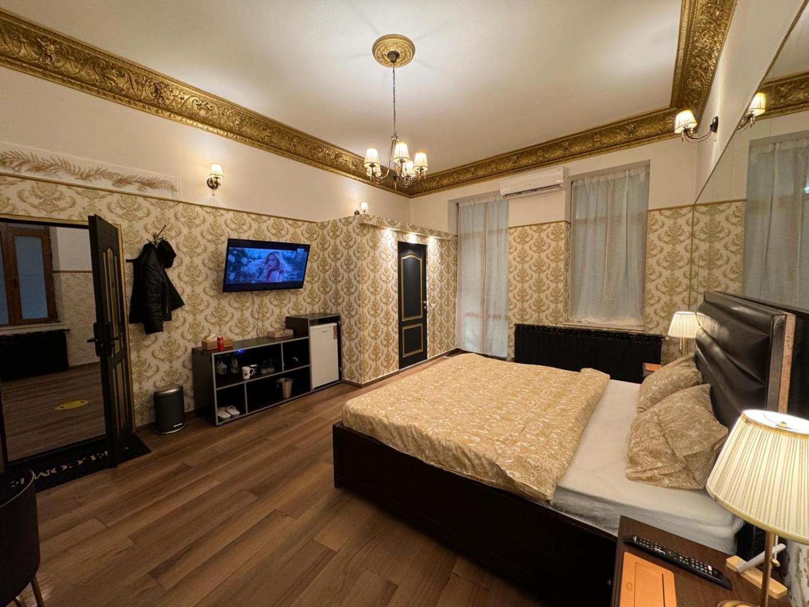 The King Suite With Balcony View Piata Romana Bukarest Exteriör bild