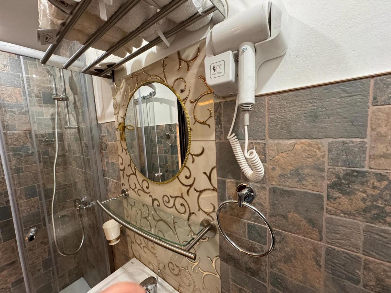 The King Suite With Balcony View Piata Romana Bukarest Exteriör bild