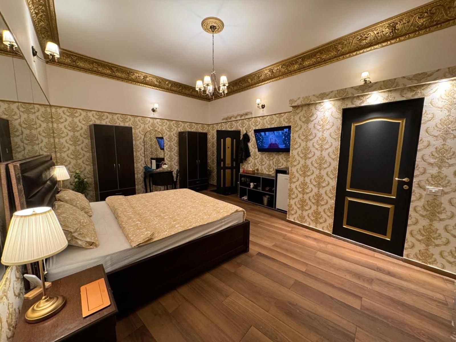 The King Suite With Balcony View Piata Romana Bukarest Exteriör bild