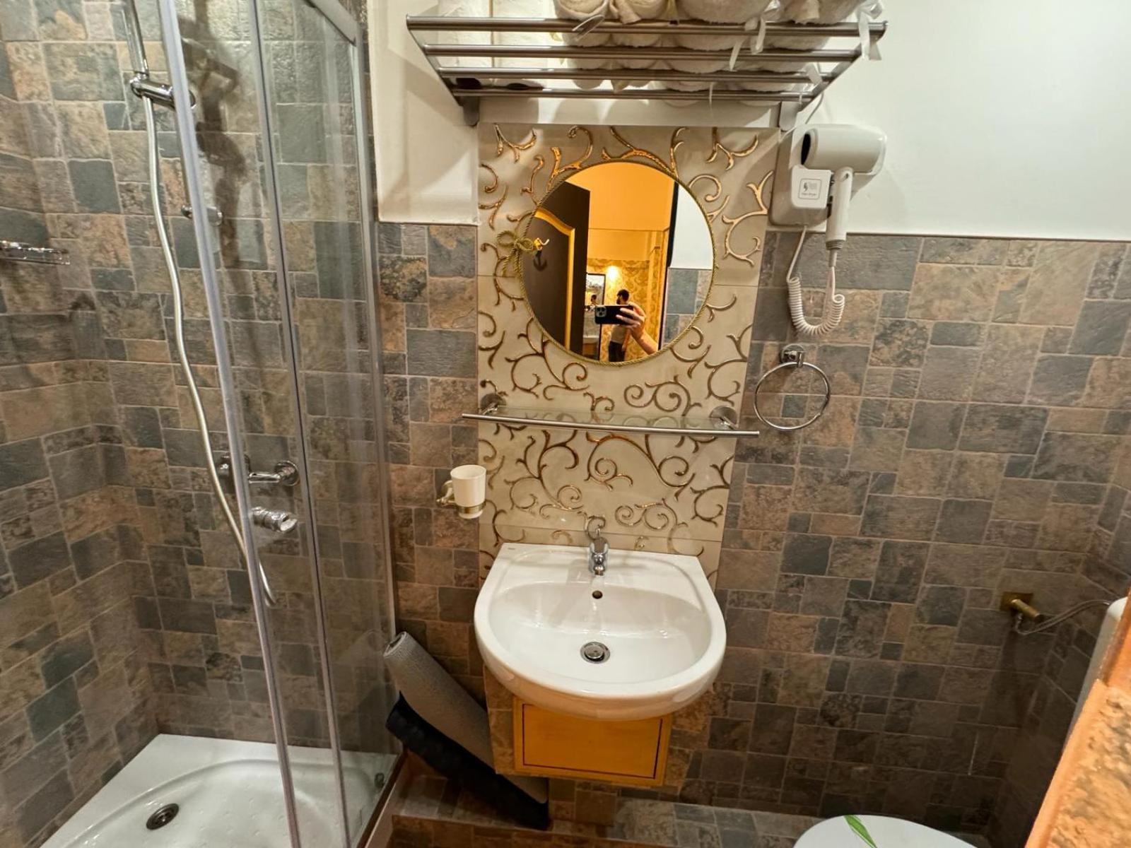 The King Suite With Balcony View Piata Romana Bukarest Exteriör bild